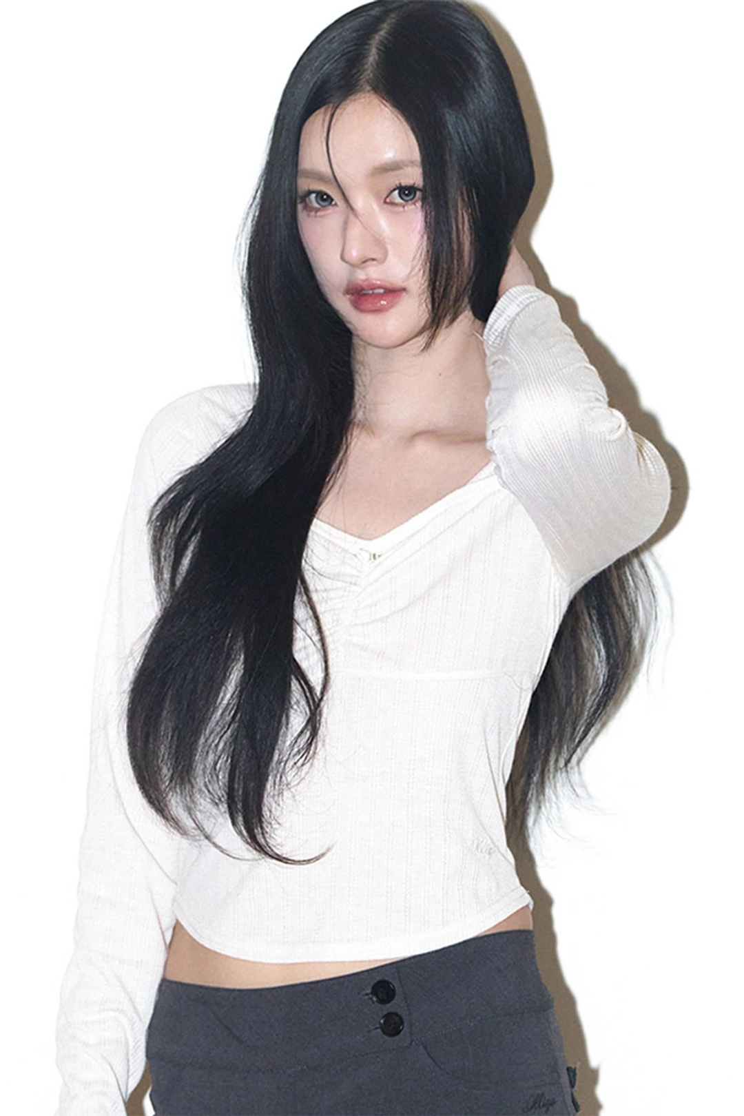 일리고 로즈 셔링 롱슬리브 크림 상품 이미지 2