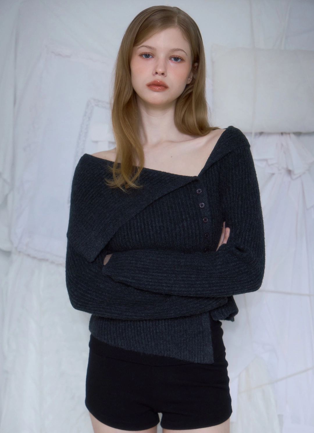 로제프란츠 Unbalance Collar Button Knit [Charcoal] 상품 이미지 2