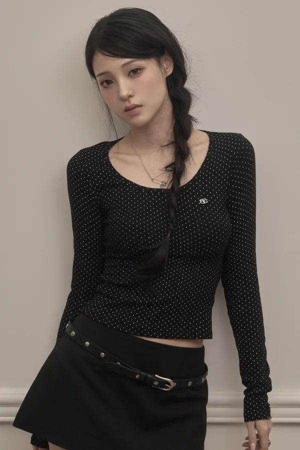 Dot U-neck T-shirt (black)