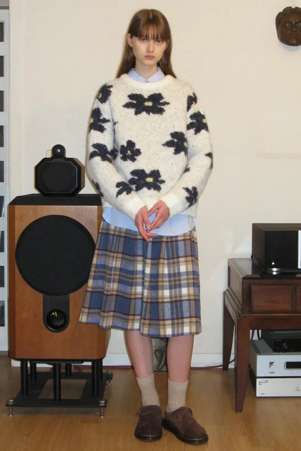 Flower Pullover Knit (White)
