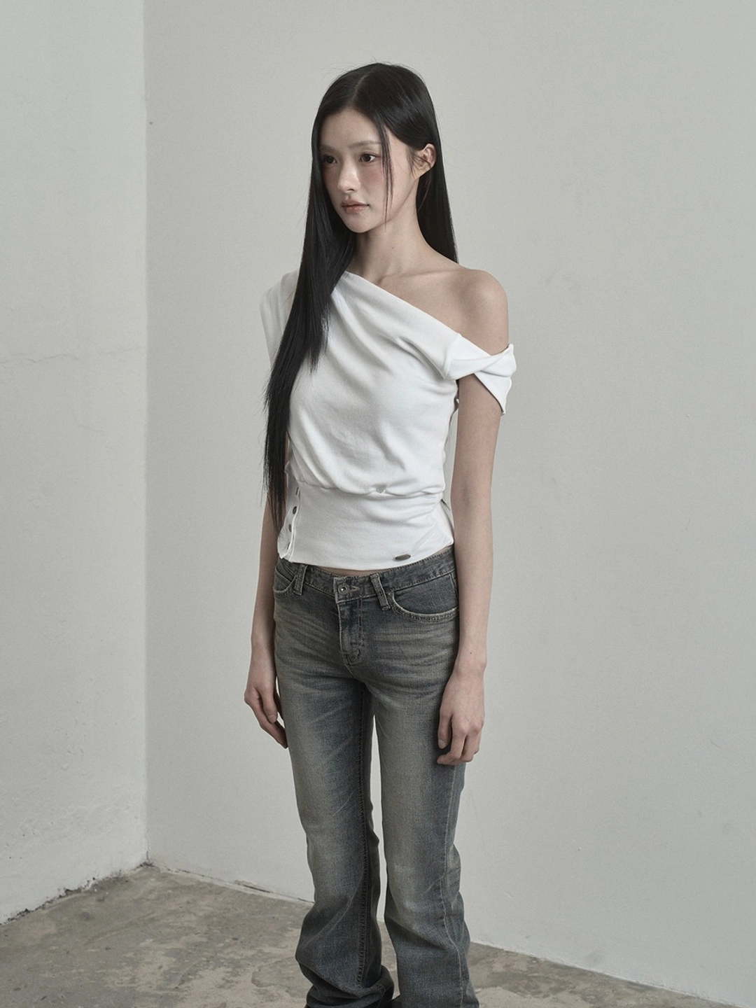 이네기 [2nd Reorder] Waist-Shaped Button Top (white) 상품 이미지 2