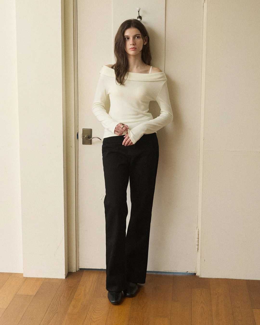 어다울 Softy silver button off shoulder t shirt - lemon cream 상품 이미지 3