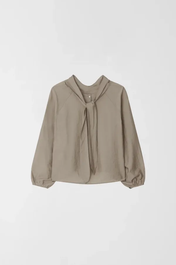 HIGH NECK TIE BLOUSE_TAUPE BROWN_OD3C2MBL91TUB