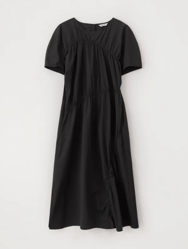 Slope Shirring Dress (Black)