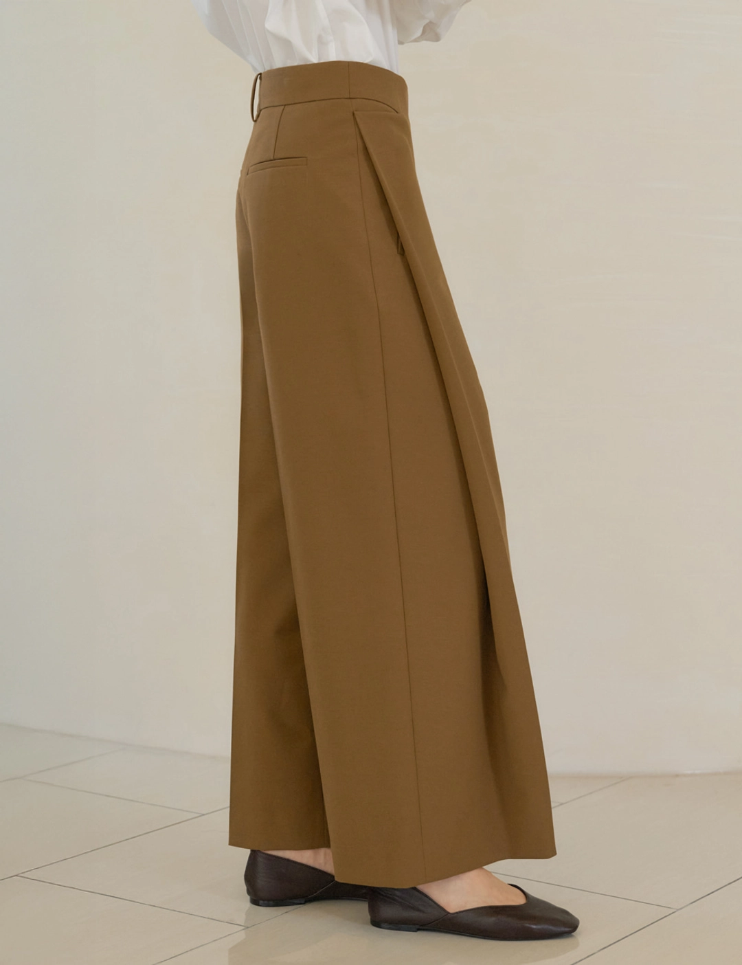노미나떼 Sculpted Pleats Pants (Brown) 상품 이미지 2