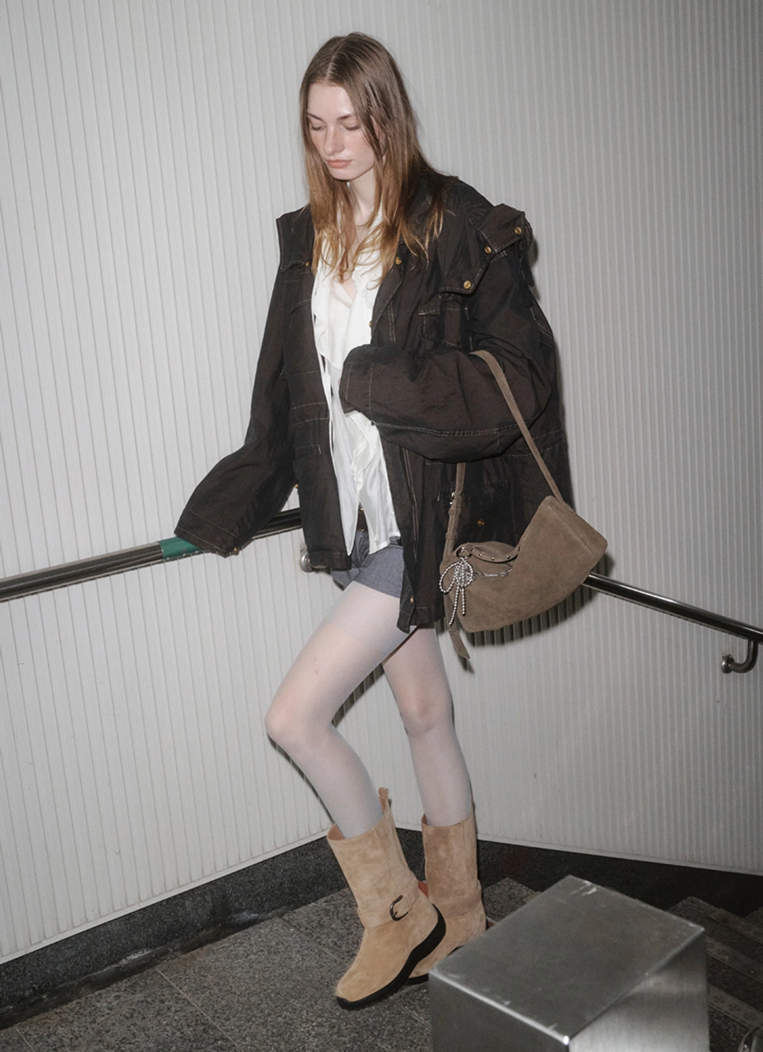 기호 VELVA STUD BRICK BAG / BROWN 상품 이미지 2