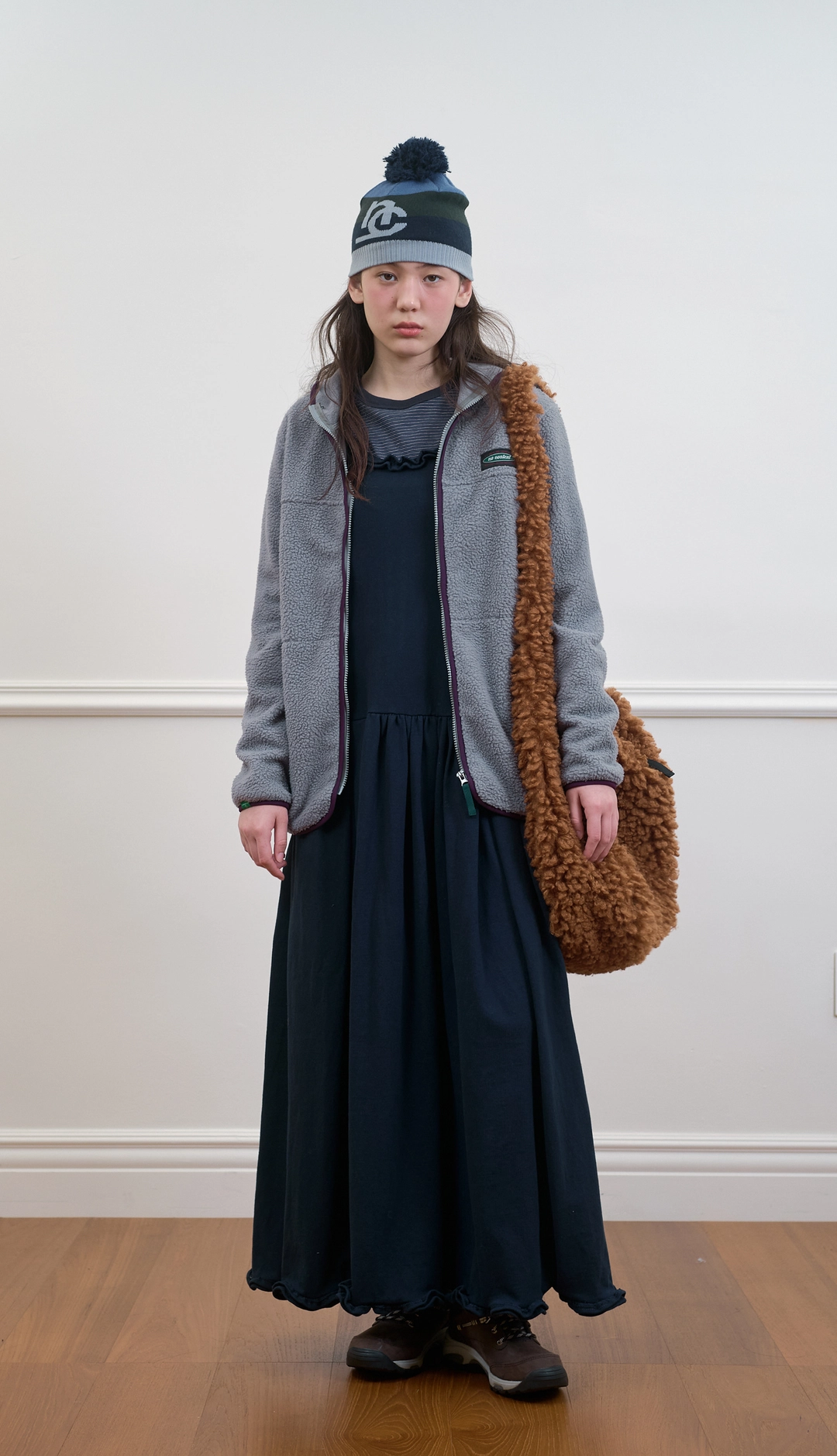 노컨텐츠 295. Fluffy Cross Bag _ Camel 상품 이미지 2