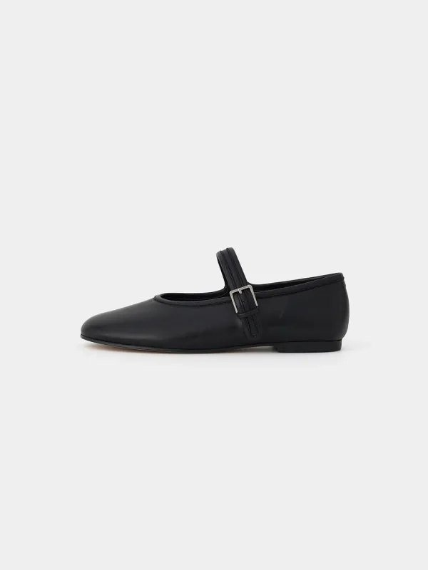 Charlotte mary jane flat