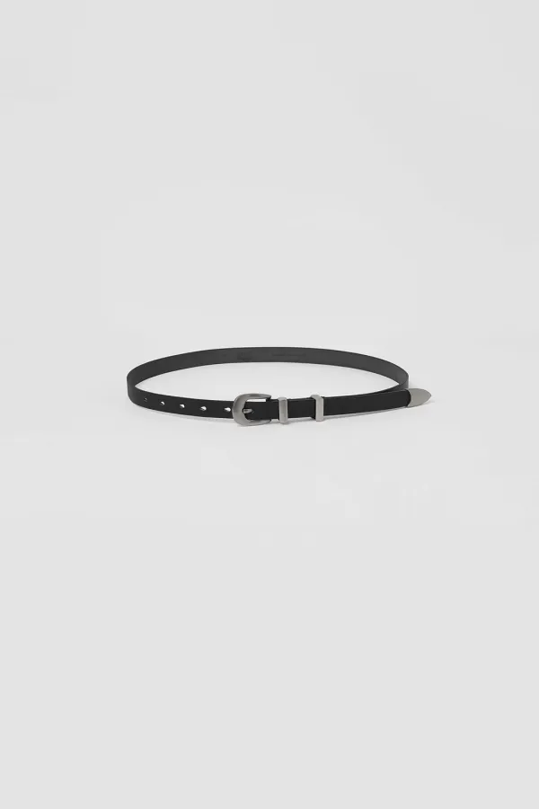 Buckled Leather Belt (black)