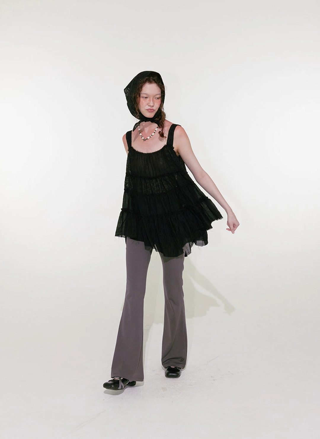 루루서울 Swan Lace Blouse (Black) 상품 이미지 2