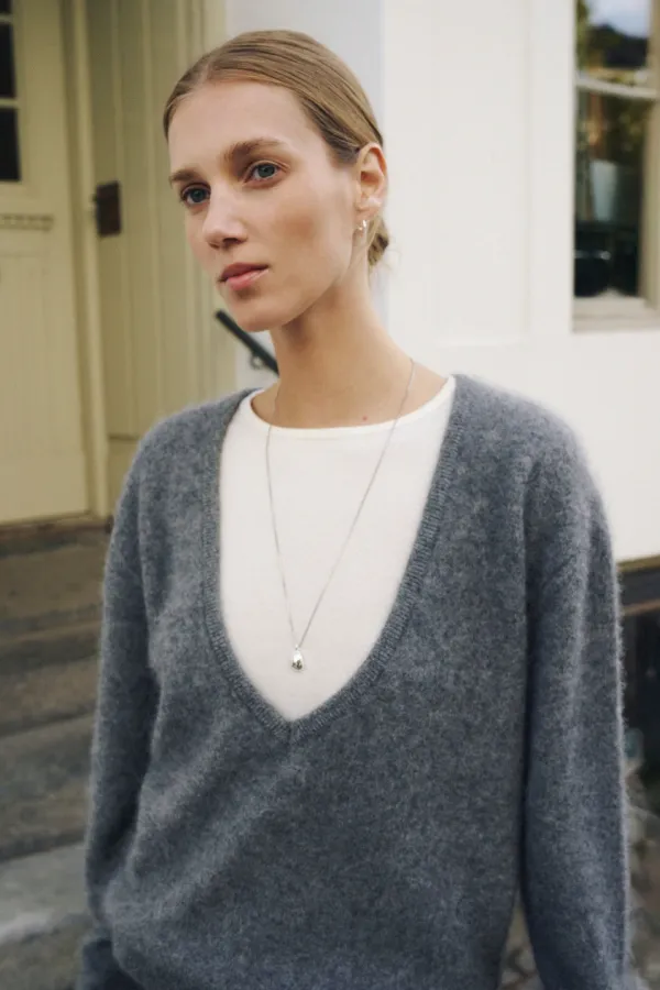Raccoon Deep V-Neck Knit Top [LMBFWIKN2101]-Gray