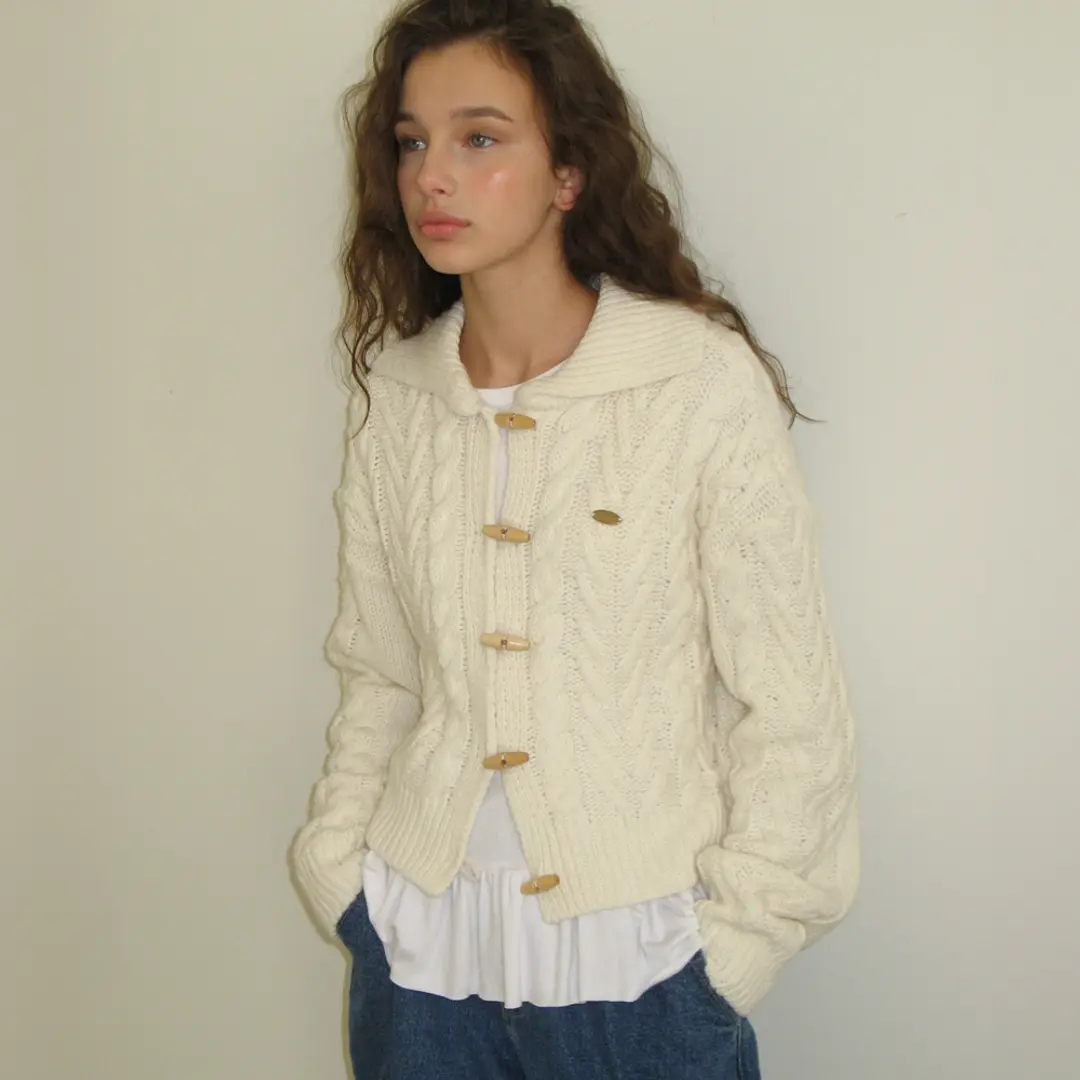 론론 COZY TOGGLE FISHERMAN KNIT CARDIGAN IVORY 상품 이미지 2