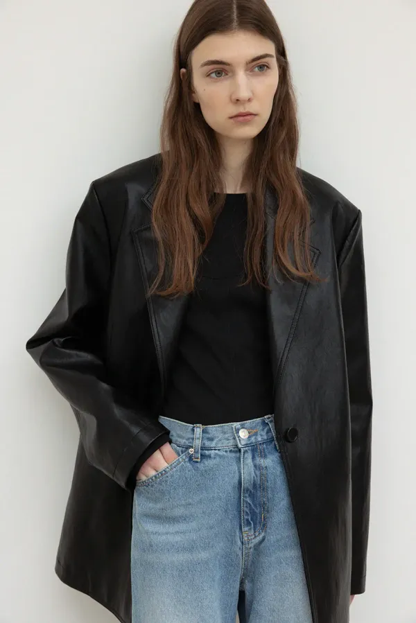 [은현 착용] faux leather over-fit blazer (black)