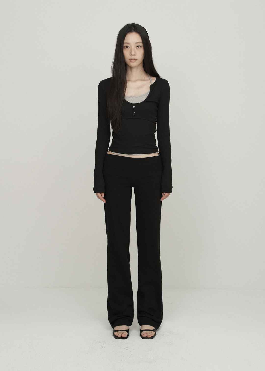 보헤미안서울 KEY HOLE NECK TOP, BLACK - bohemseo 상품 이미지 2