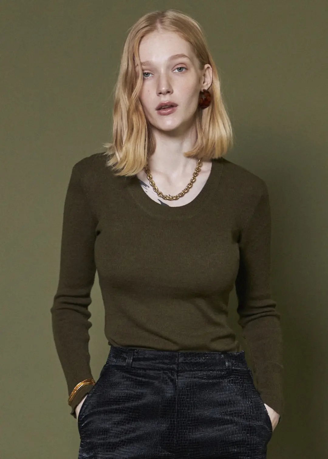 메종드이네스 U NECK KNIT TOP_KHAKI 상품 이미지 2