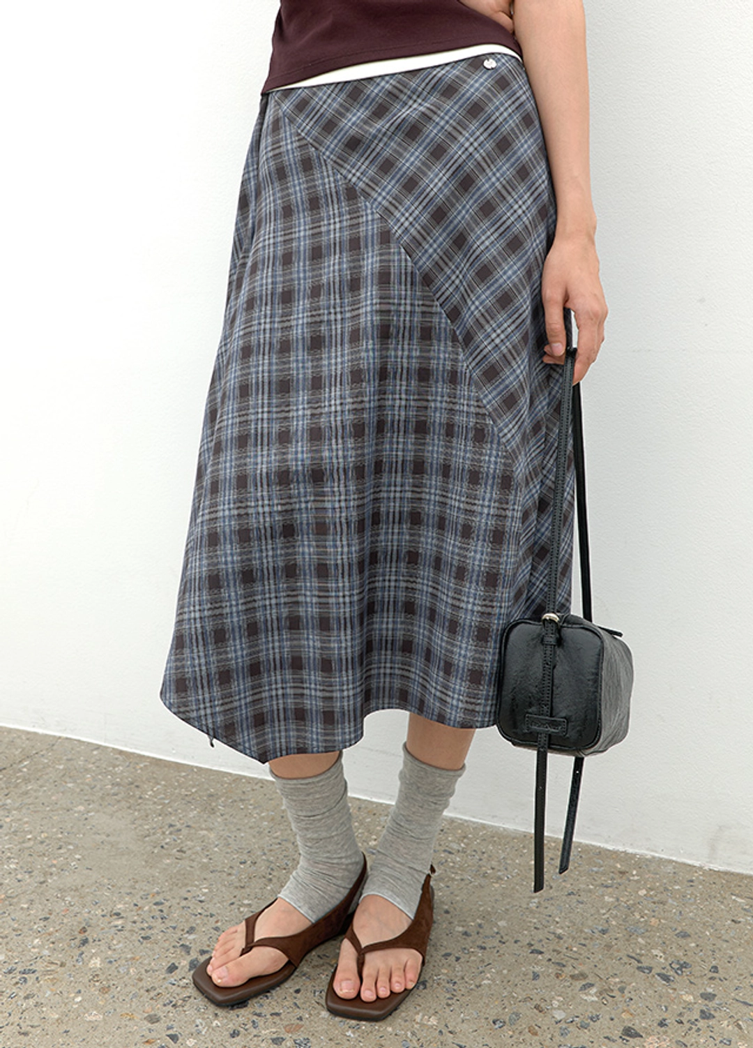 아뜰리에 나인 (SK-5115)ASYMMETRIC CHECK FLARE SKIRT 상품 이미지 2