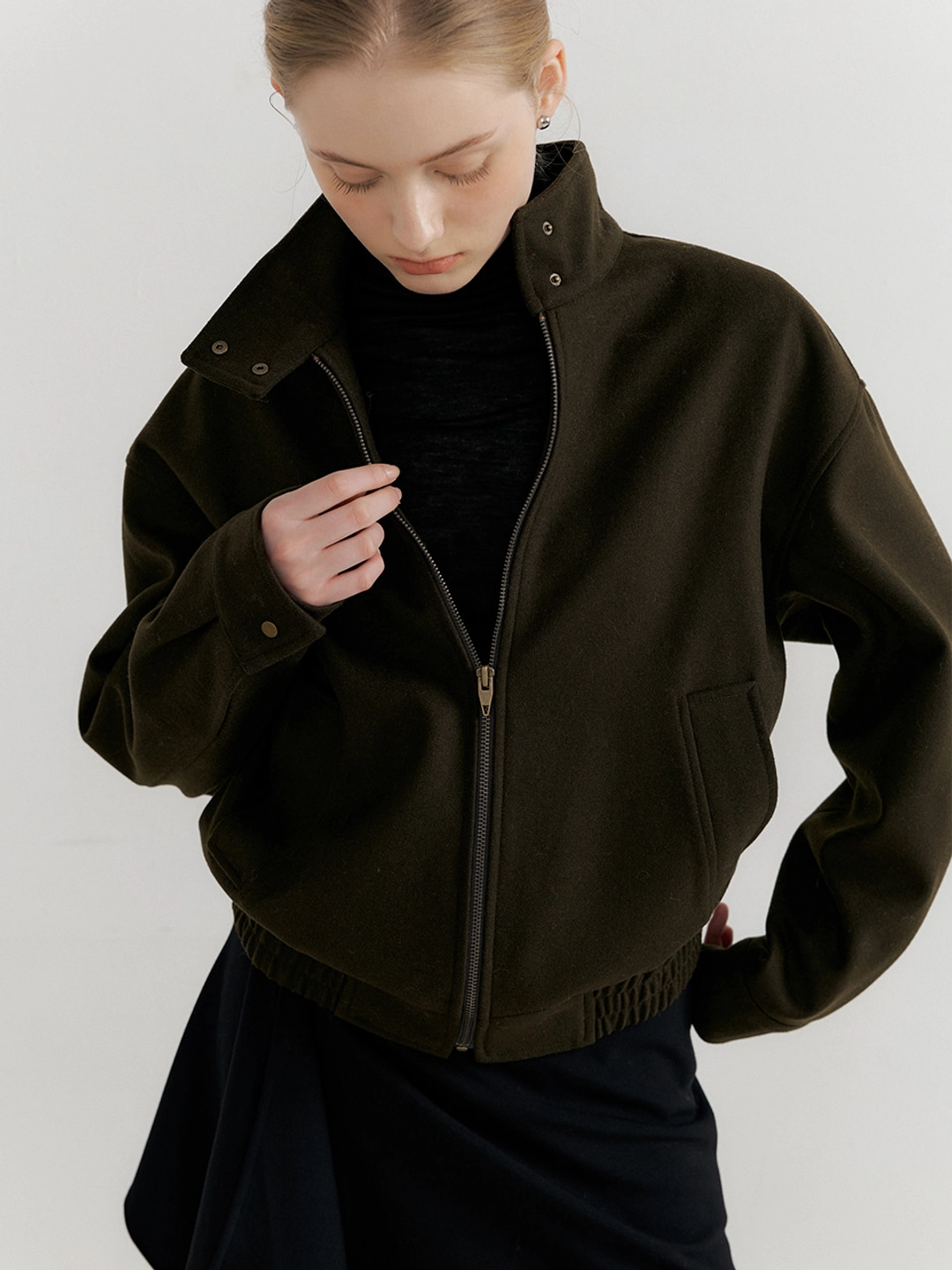 아워코모스 comos 1604 high-neck wool blouson (deep khaki) 상품 이미지 2