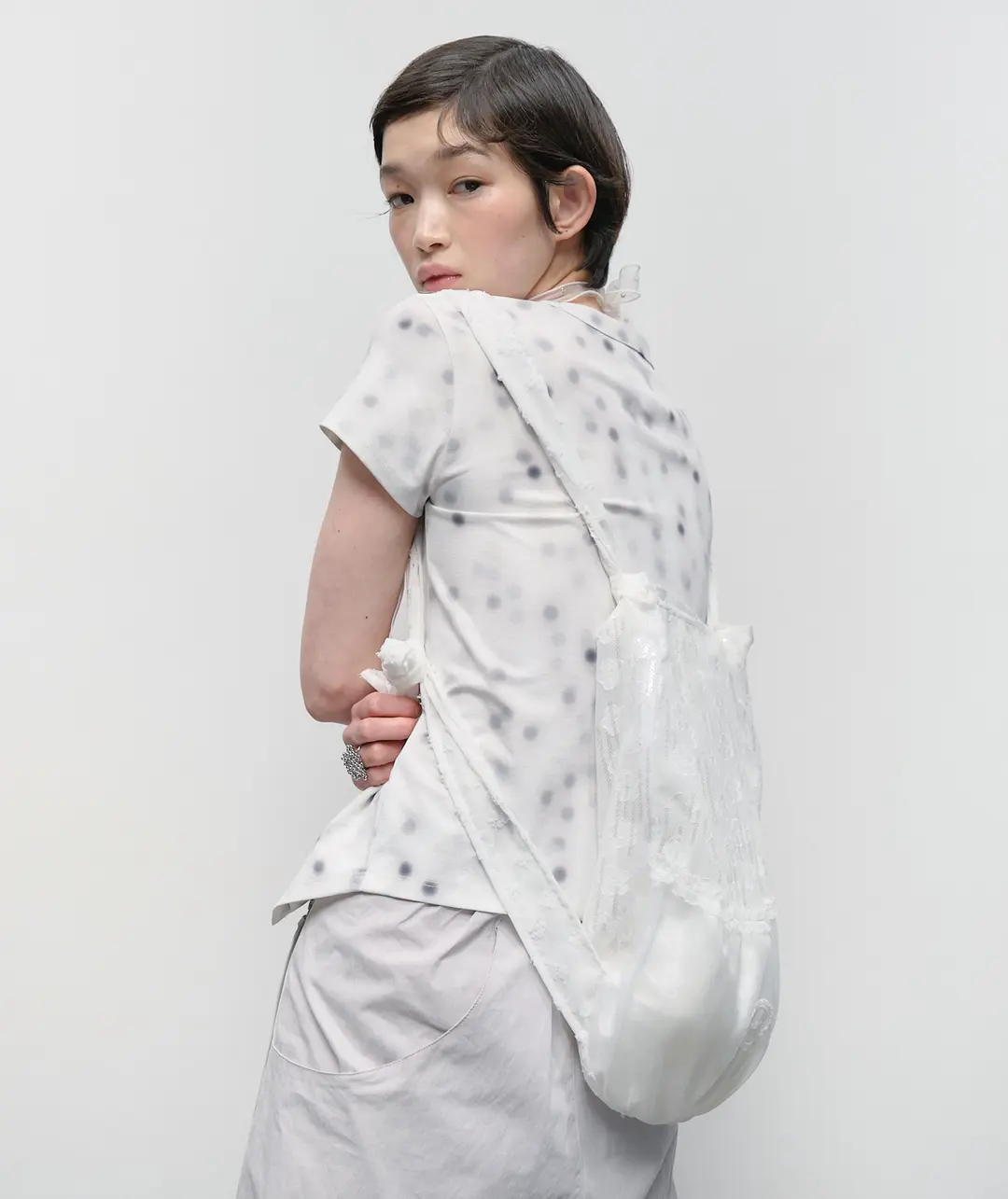 타입서비스 Pailletted Knotted 2-Way Bag [White] 상품 이미지 2