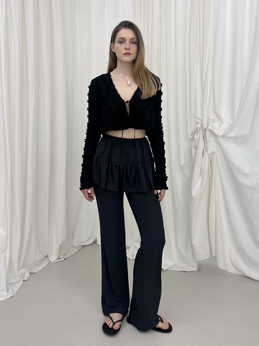 모이페어 FRILL RIBBON SKIRT PANTS / CHARCOAL 상품 이미지 2