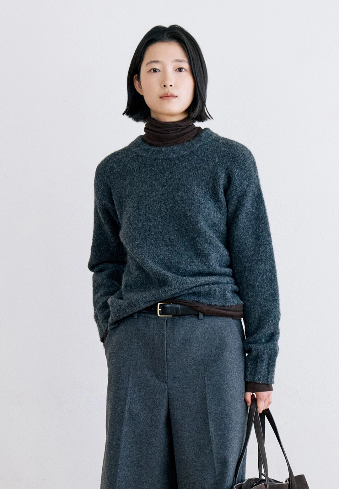 노티아 MILD ROUND NECK PULLOVER - CHARCOAL 상품 이미지 1