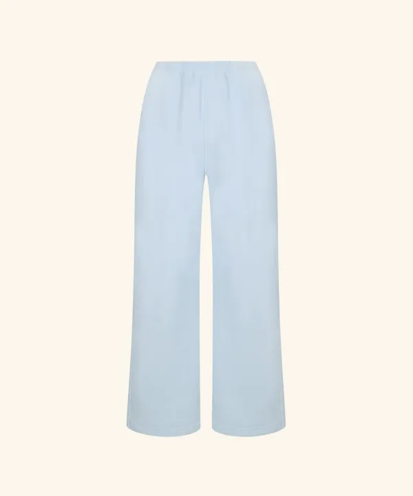 [루즈핏 10/2 순차배송] Letters Mémoire Fleece Pants (Sky Blue)