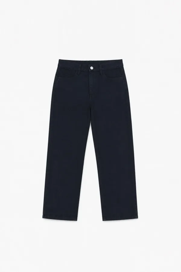 Black Essential Capri Pants