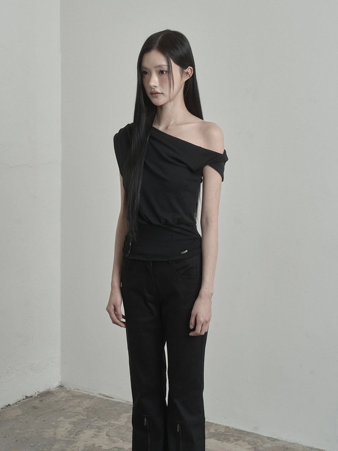 이네기 Waist-Shaped Button Top (black) 상품 이미지 2