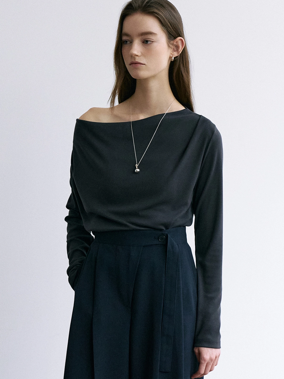 아워코모스 comos 1676 cowl neck string T-shirt (charcoal) 상품 이미지 1