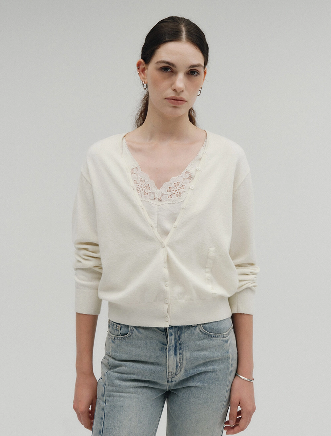 솔티페블 TWO WAY BUTTON CARDIGAN [IVORY] 상품 이미지 1