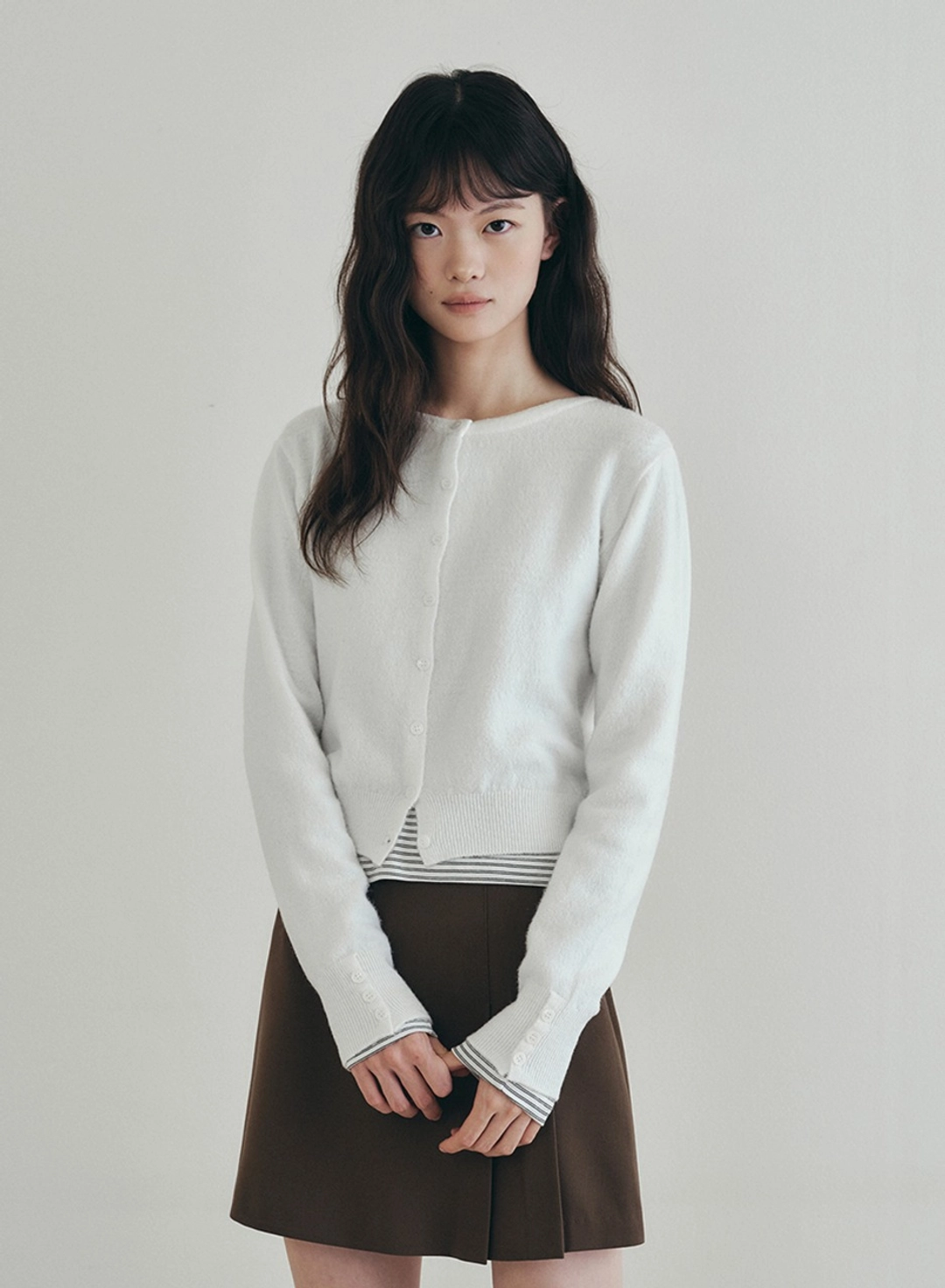 로에일 라운드 버튼 포인트 가디건 - 아이보리 상품 이미지 2