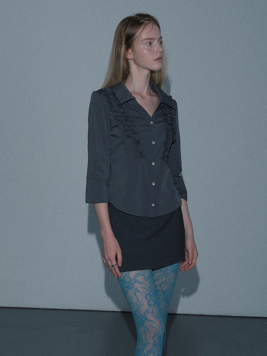 마가린핑거스 FRILL OPEN COLLAR SHIRT (CHARCOAL) 상품 이미지 1