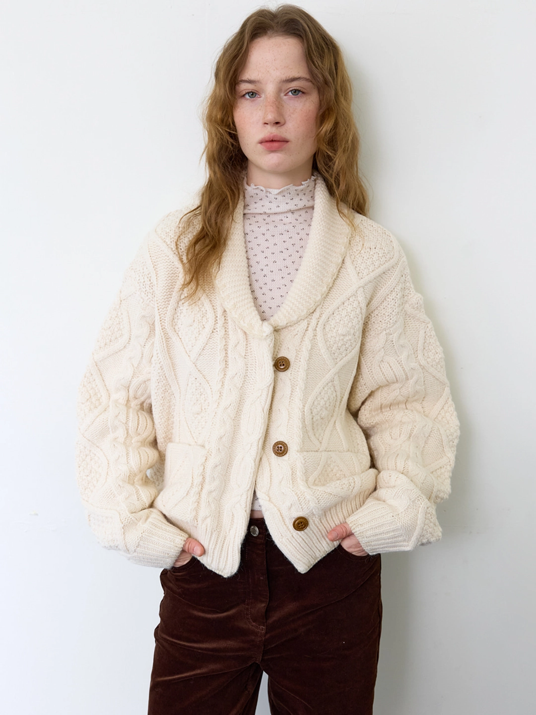 어몽 A HAND STITCH CABLE CARDIGAN_IVORY 상품 이미지 2