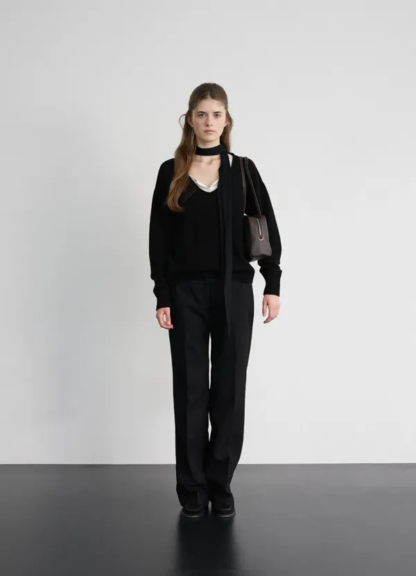 Mild Deep V-neck Cashmere Knit_Black