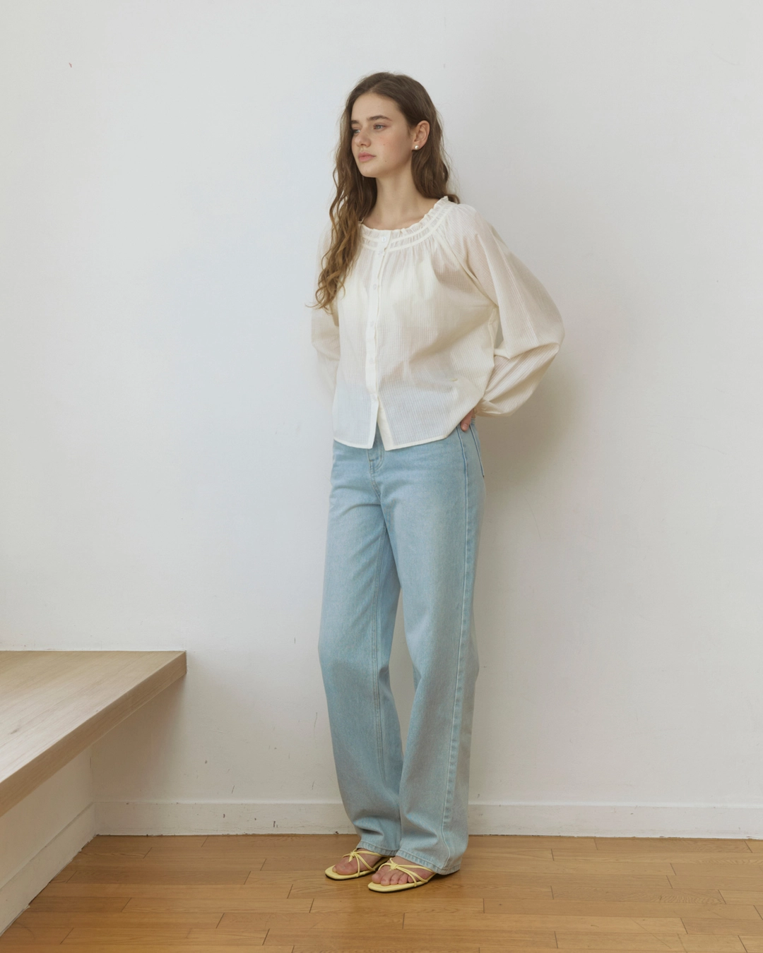 어다울 Breeze frill jacquard blouse - cream 상품 이미지 3