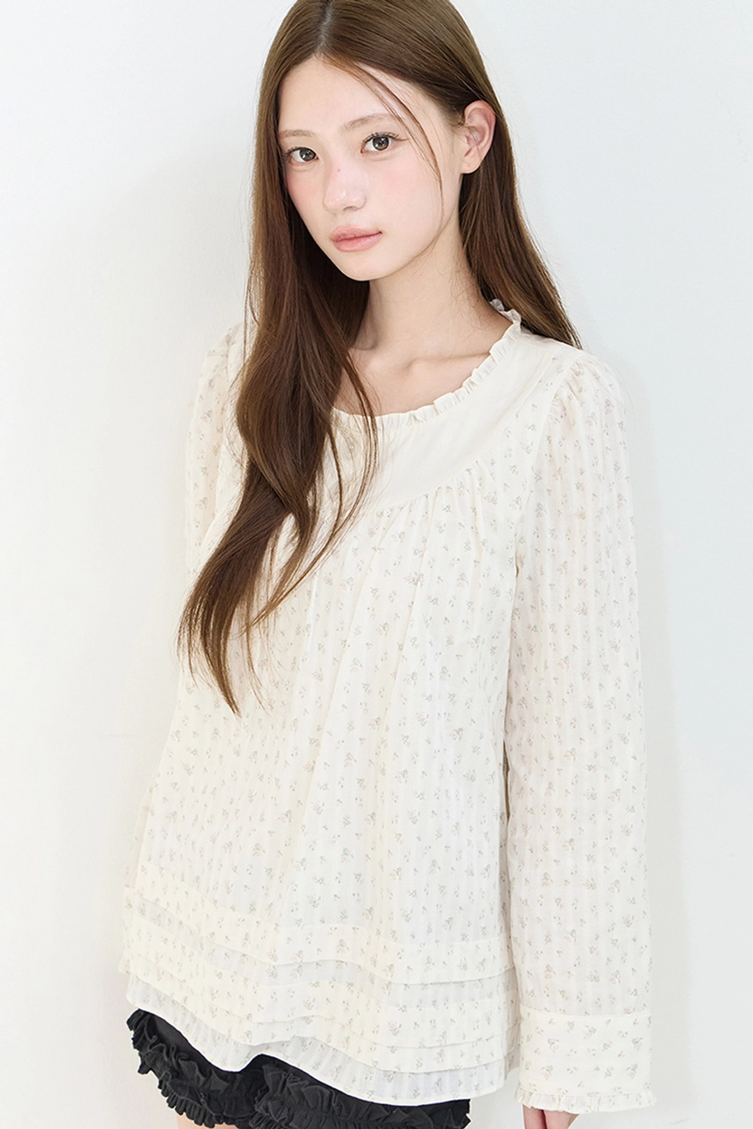 일리고 코티지 프릴 블라우스 아이보리 상품 이미지 2