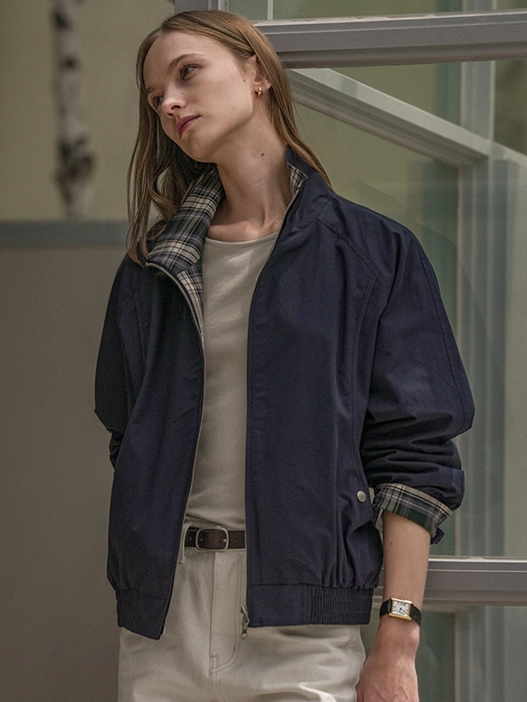 노운베러 Curved pocket blouson jumper [KNFW02JP02]_Navy 상품 이미지 1