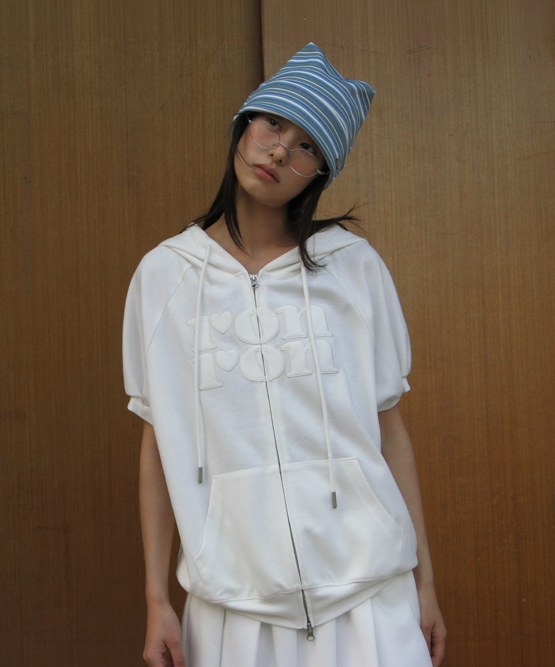 론론 APPLIQUE LOGO HALF SLEEVE HOODED ZIP UP WHITE 상품 이미지 2