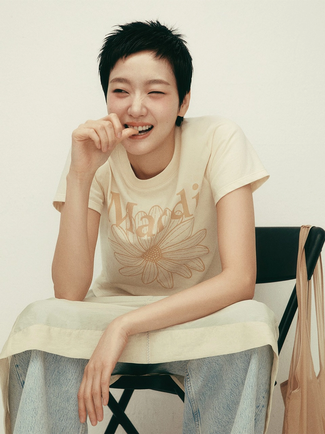 마르디 메크르디 SLIM TSHIRT FLOWERMARDI_BUTTER PEANUT 상품 이미지 2
