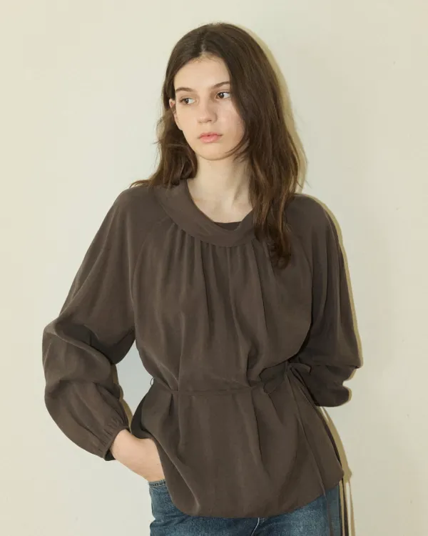 Half scarf neck back ribbon blouse - brown