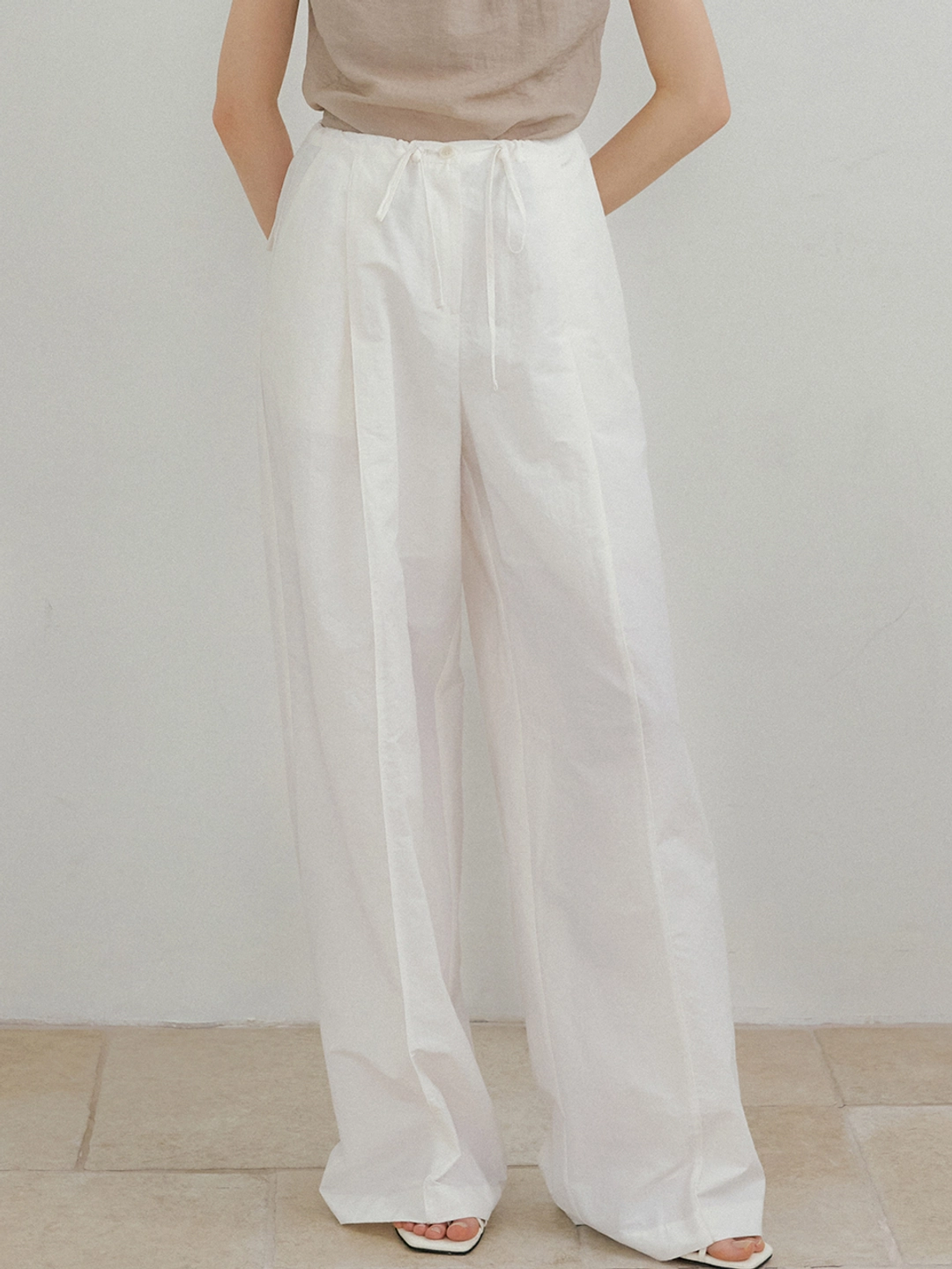 아워코모스 comos 1449 pin-tuck wide pants (white) 상품 이미지 2