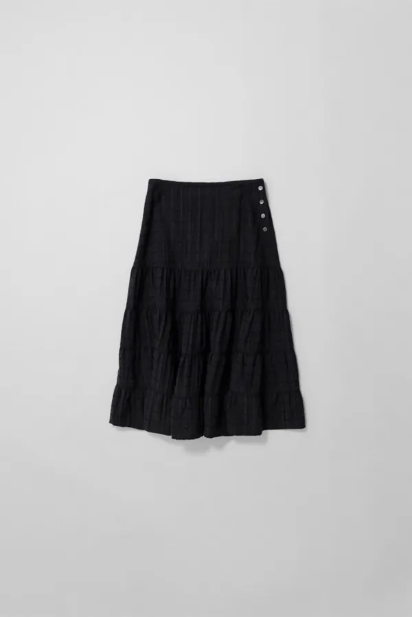 a maxi button skirt (check)