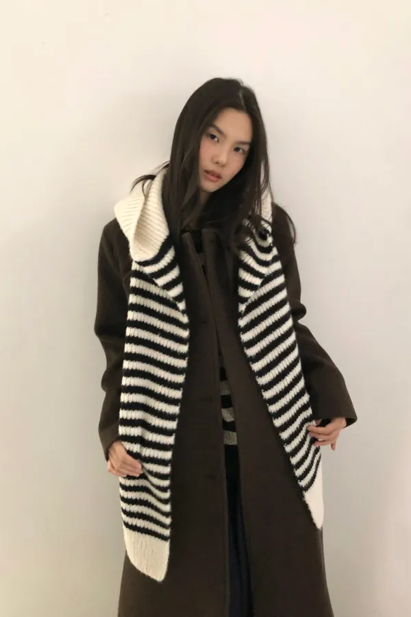 (시즌오프) Charlie Hoodie Muffler / Ivory Black