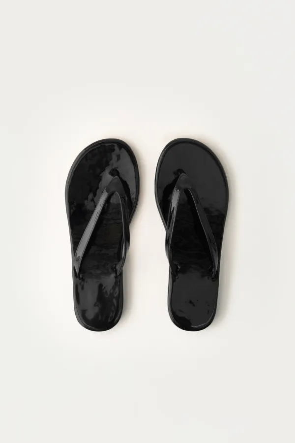 Glossy leather sandals (Piano black)