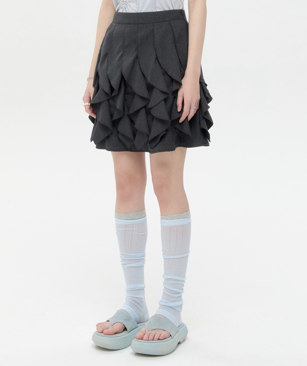 타입서비스 All Over Ruffle Skirt [Charcoal] 상품 이미지 1