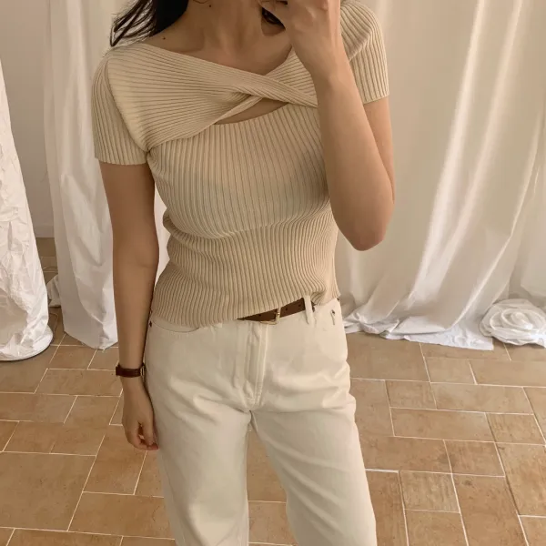 Twist Knit Top (Cream beige)