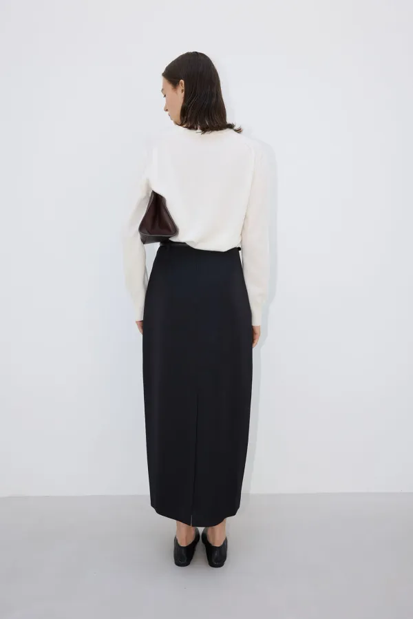 Curved egg long Skirt_black
