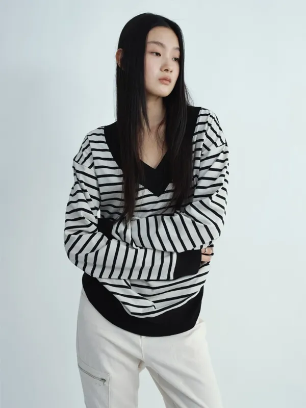 V-Neck Scarf Loose T-Shirt [Ecru]