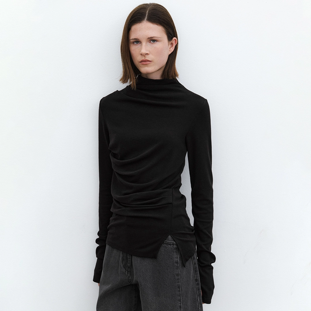 아뜰리에 나인 (T-7132)MOCK NECK TUCK DETAIL TEE 상품 이미지 1