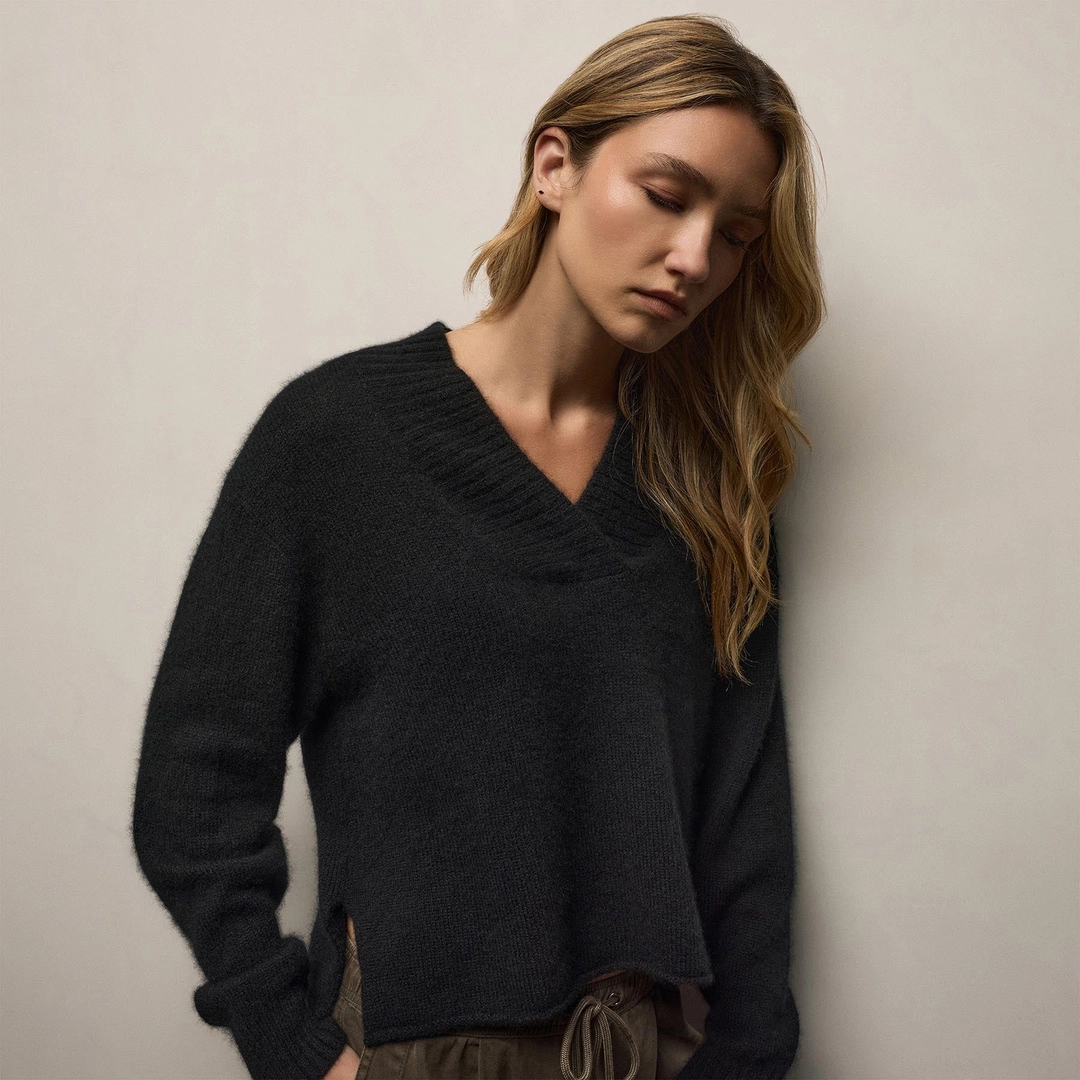 제임스펄스 Lightweight Textured Cashmere V Neck - True Black 상품 이미지 3