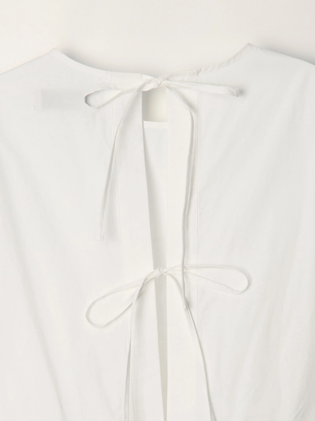 던스트 RIBBONED BACK SLIT BLOUSE WHITE_UDBL6B227WT 상품 이미지 3